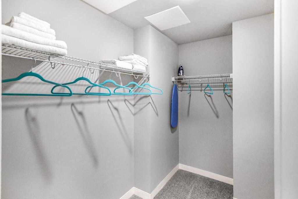 2Br Unit In The Heart Of Dt On Playhouse Square, With Pool And Gym Access-1106 Apartment Кливланд Екстериор снимка