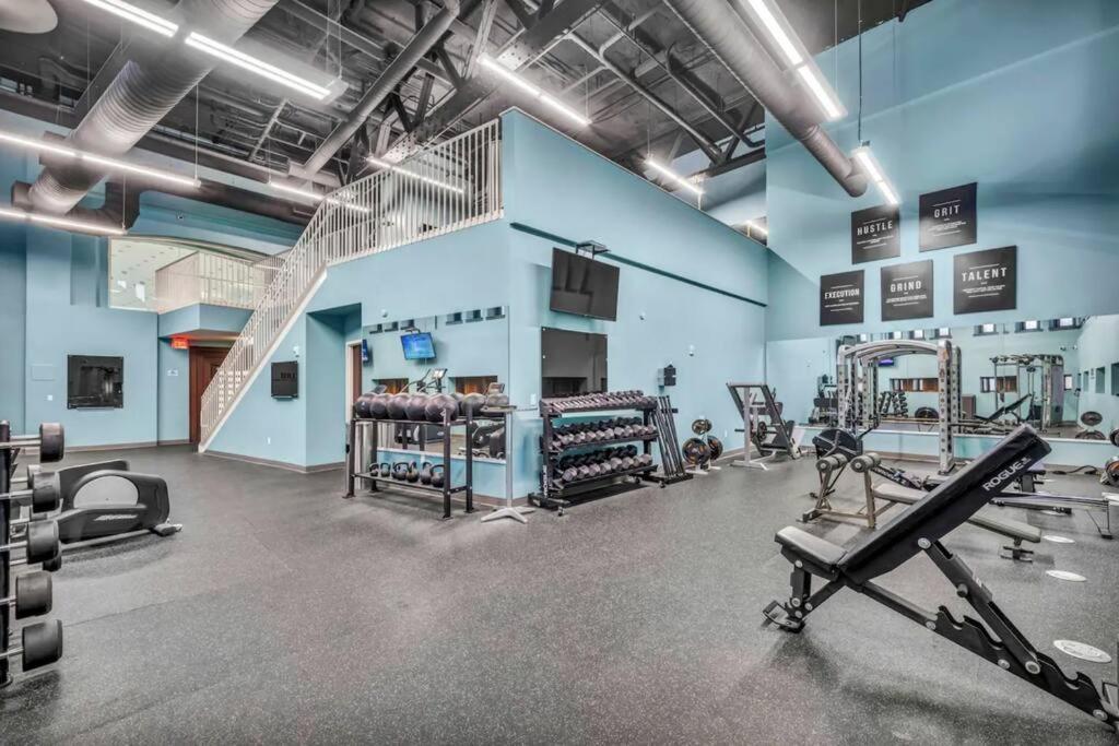 2Br Unit In The Heart Of Dt On Playhouse Square, With Pool And Gym Access-1106 Apartment Кливланд Екстериор снимка