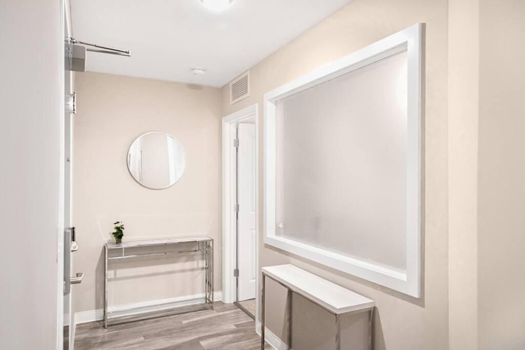 2Br Unit In The Heart Of Dt On Playhouse Square, With Pool And Gym Access-1106 Apartment Кливланд Екстериор снимка