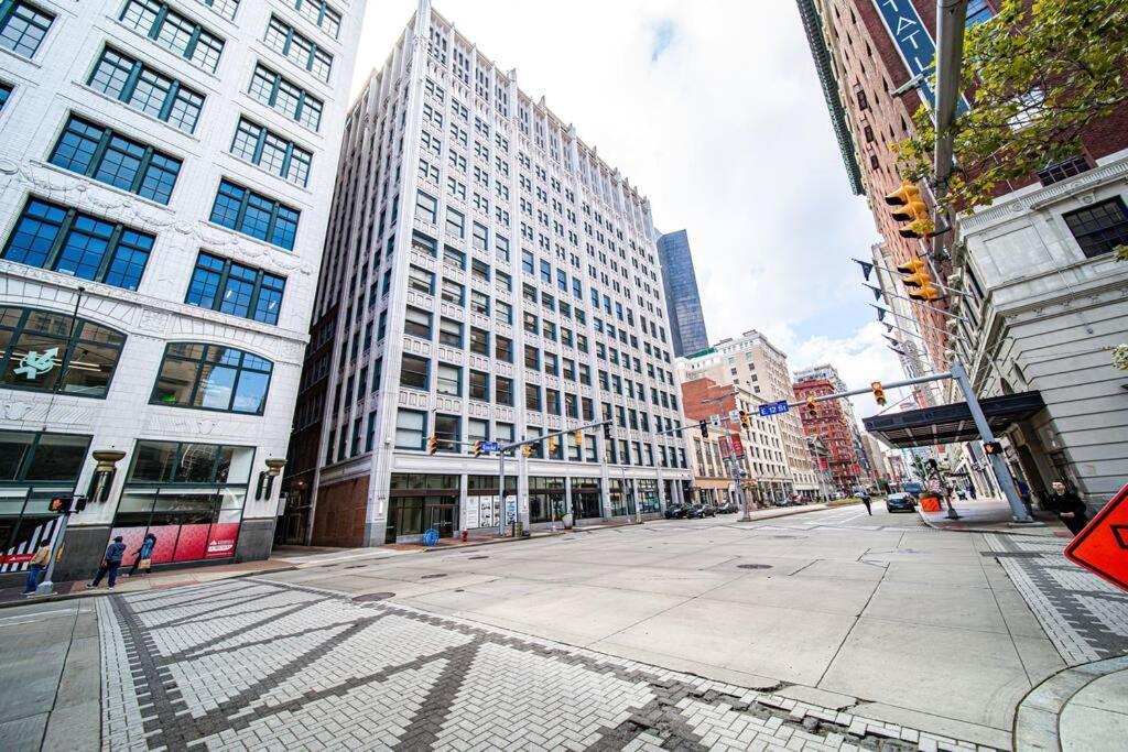 2Br Unit In The Heart Of Dt On Playhouse Square, With Pool And Gym Access-1106 Apartment Кливланд Екстериор снимка