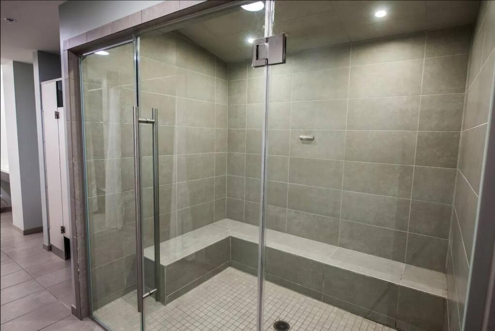 2Br Unit In The Heart Of Dt On Playhouse Square, With Pool And Gym Access-1106 Apartment Кливланд Екстериор снимка