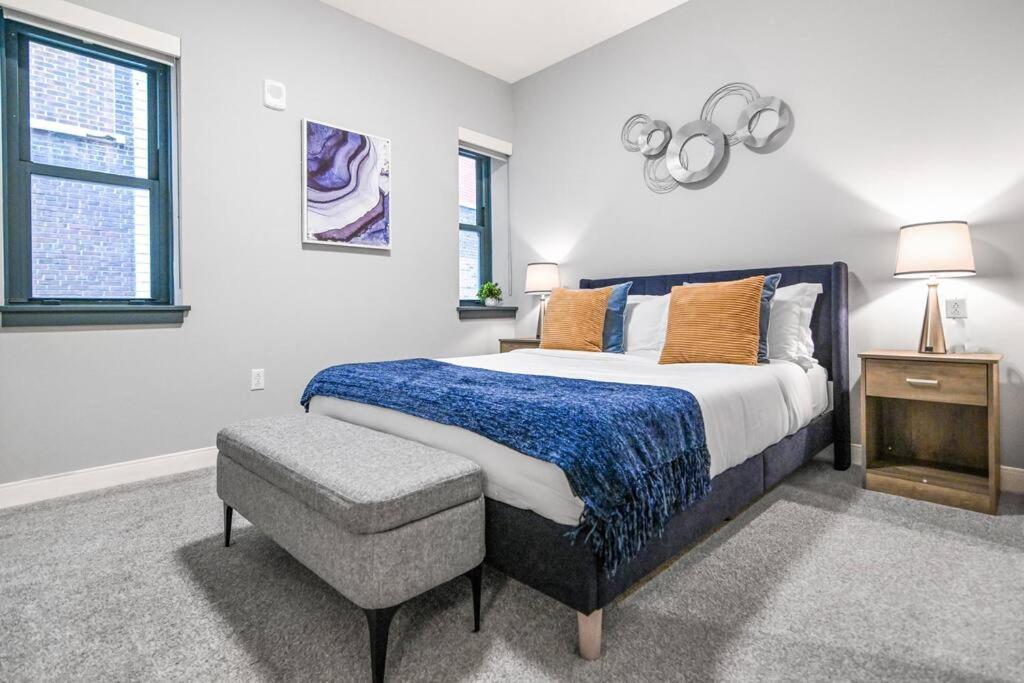 2Br Unit In The Heart Of Dt On Playhouse Square, With Pool And Gym Access-1106 Apartment Кливланд Екстериор снимка