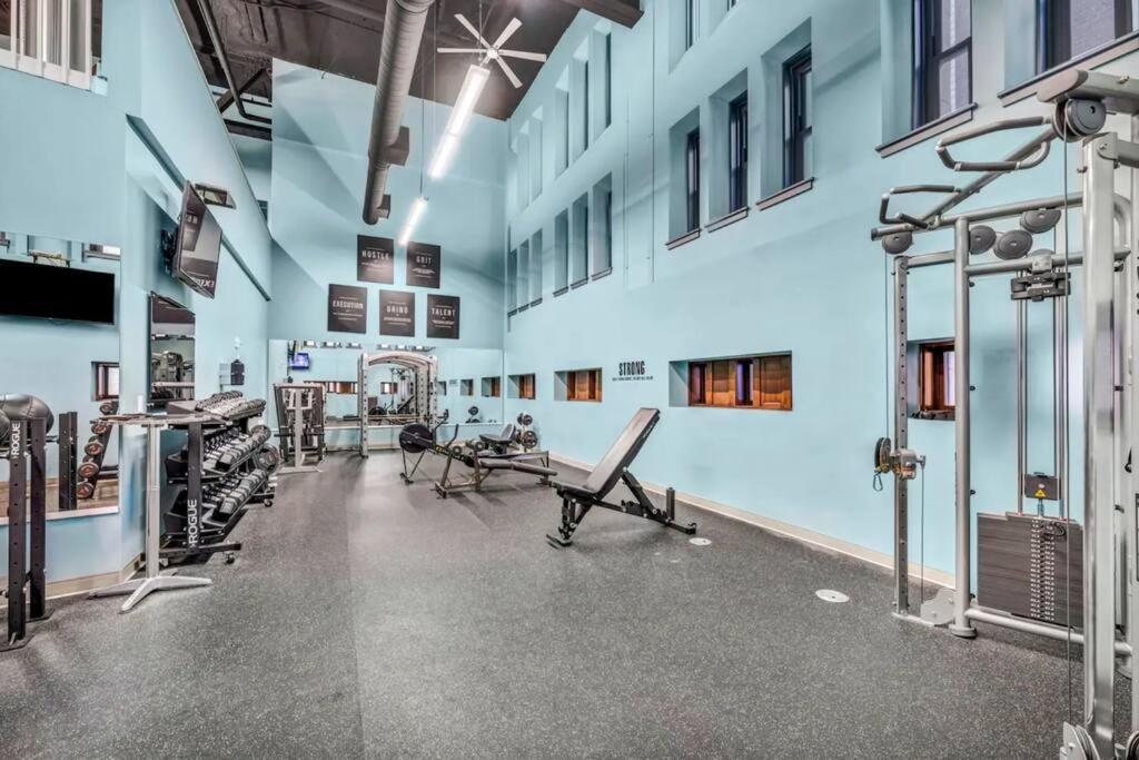 2Br Unit In The Heart Of Dt On Playhouse Square, With Pool And Gym Access-1106 Apartment Кливланд Екстериор снимка