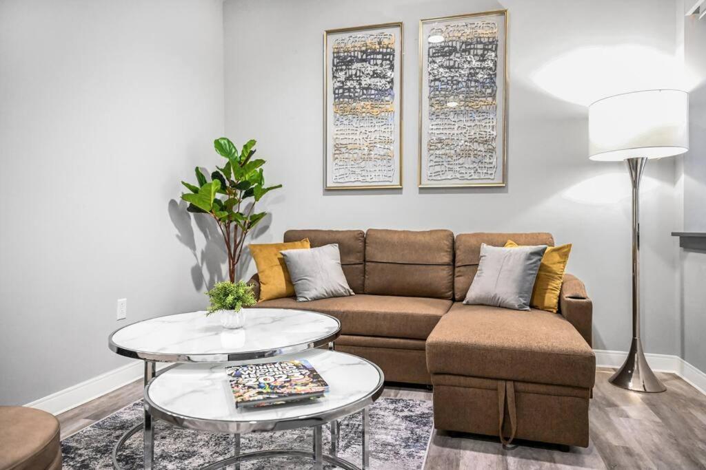 2Br Unit In The Heart Of Dt On Playhouse Square, With Pool And Gym Access-1106 Apartment Кливланд Екстериор снимка