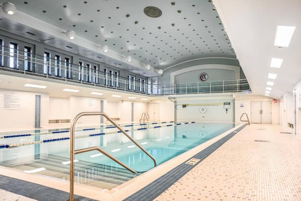 2Br Unit In The Heart Of Dt On Playhouse Square, With Pool And Gym Access-1106 Apartment Кливланд Екстериор снимка